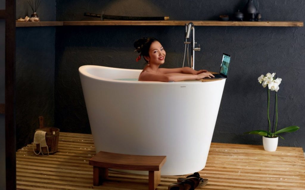 Aquatica-True-Ofuro-Tranquility-Heated-Japanese-Bathtub